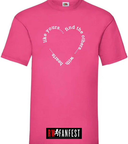 “Find the others” T-shirt in Hot Pink